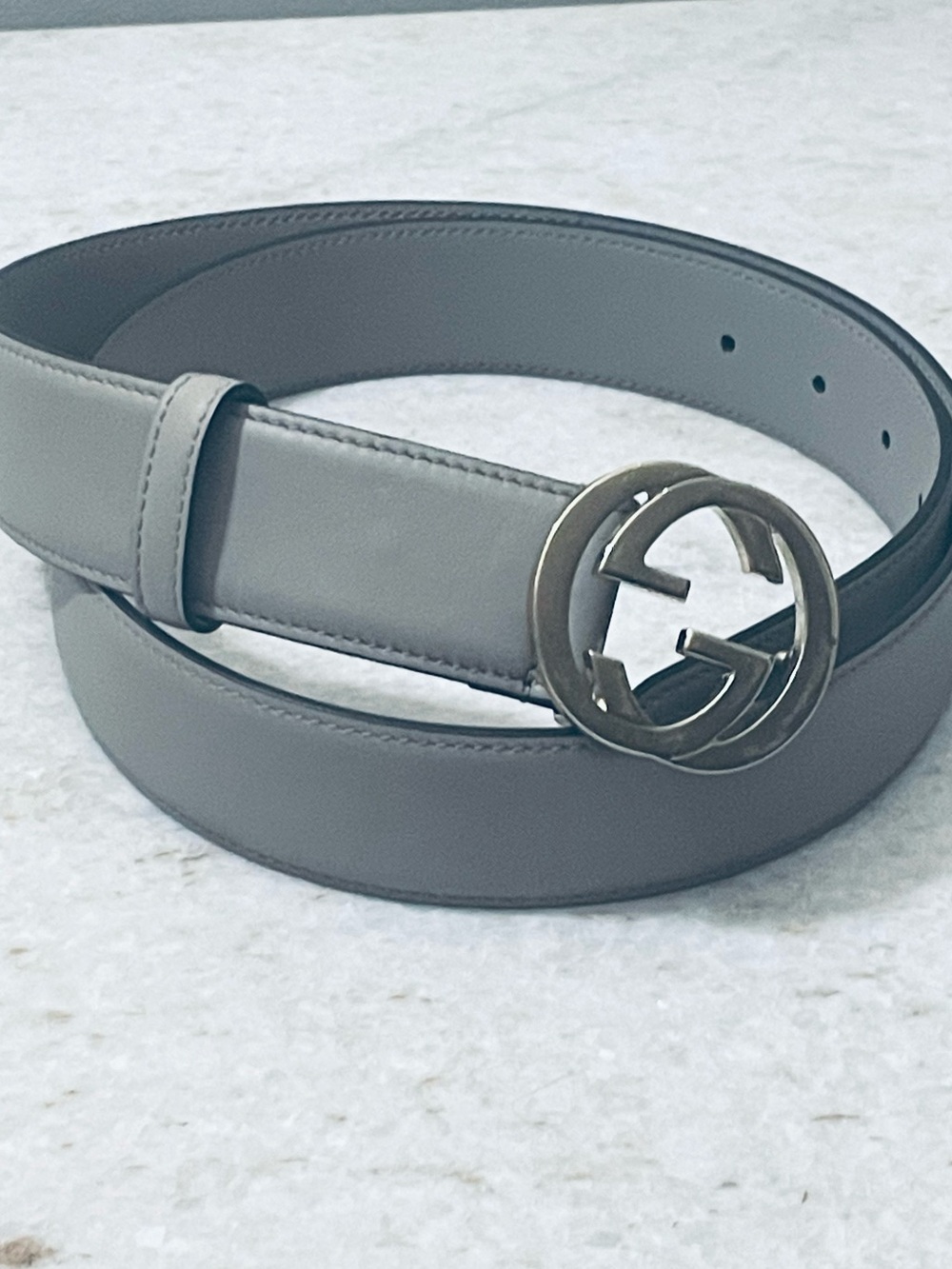 GUCCI~546386 Interlocking "G" Gray Leather Belt